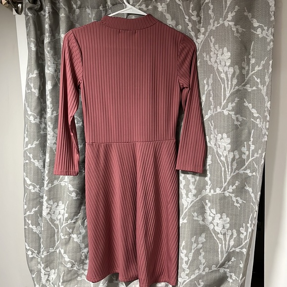 Small Forever 21 pink dress - Picture 2 of 3